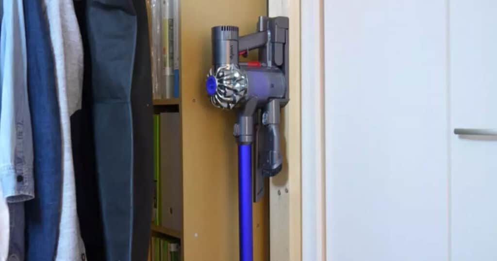 dysonを壁掛け 賃貸住宅で取り付ける方法