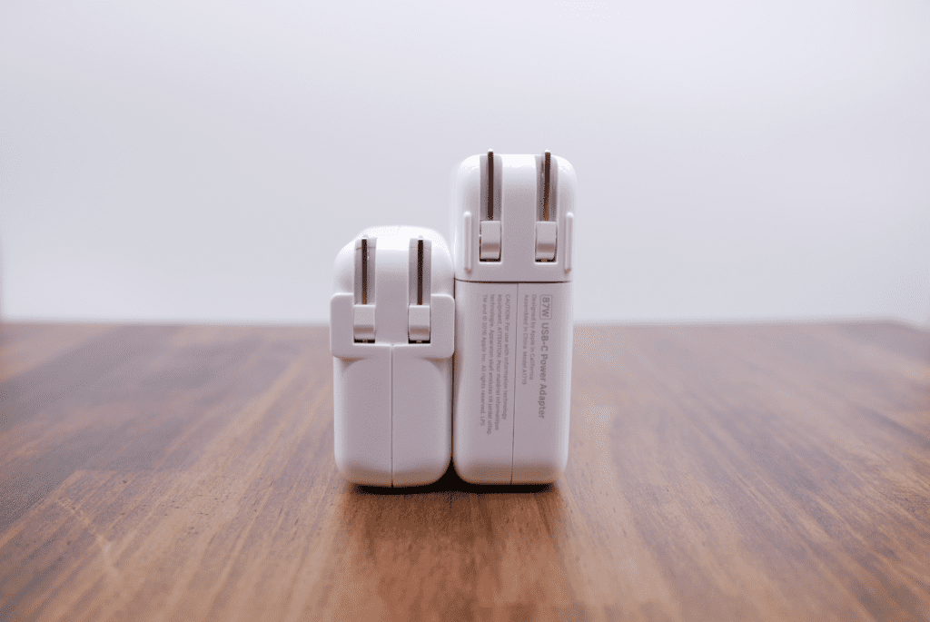 87W USB-C Power Adapter との比較