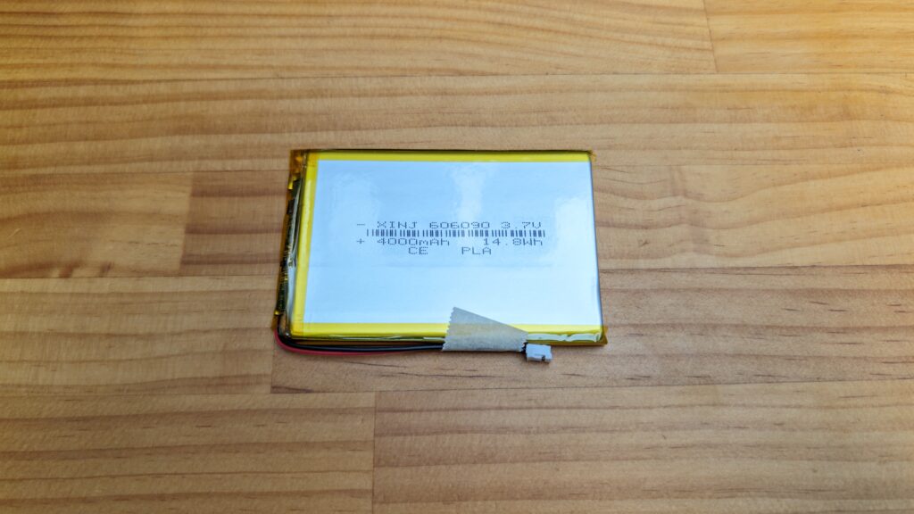 新しく購入したKeychronワイヤレスキーボードのバッテリー