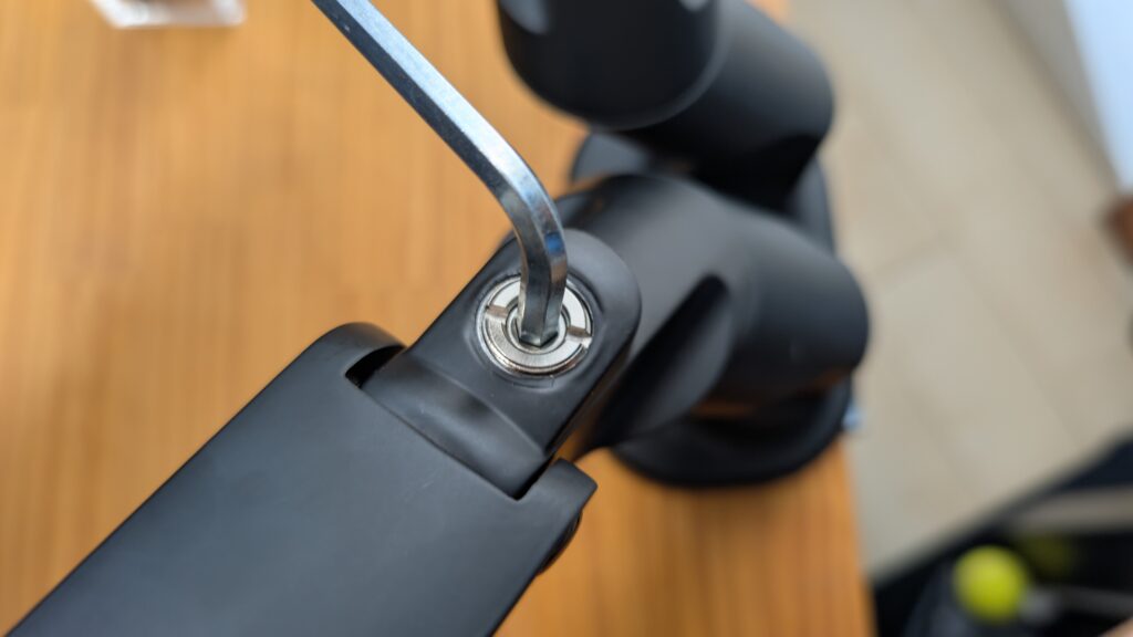 FLEXISPOT F8LD 知っておきたいデメリットと注意点 アームの調整